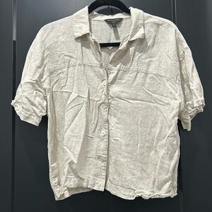 Banana Republic linen blend button down shirt. size M.
